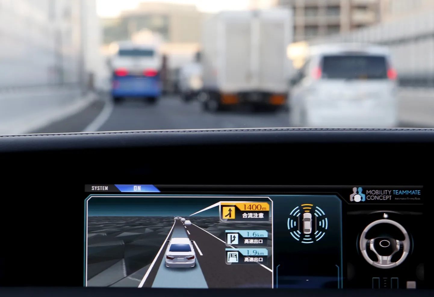 Toyota isejuhtiva süsteemi monitor.