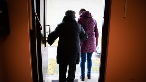 CHRIS ELLERMAA ⟩ Keeruline olukord, aga sai analüüsi kirja. Kas keegi päriselt ka hooldust vajavale inimesele appi tuleb?