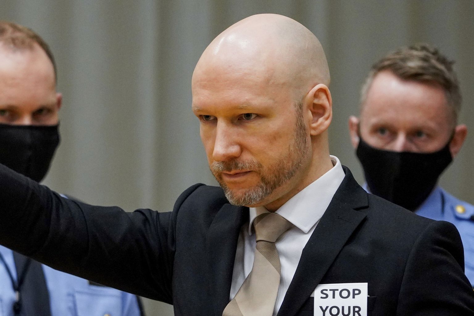 Massimõrvar Anders Behring Breivik taotles kohtus vabastamist.