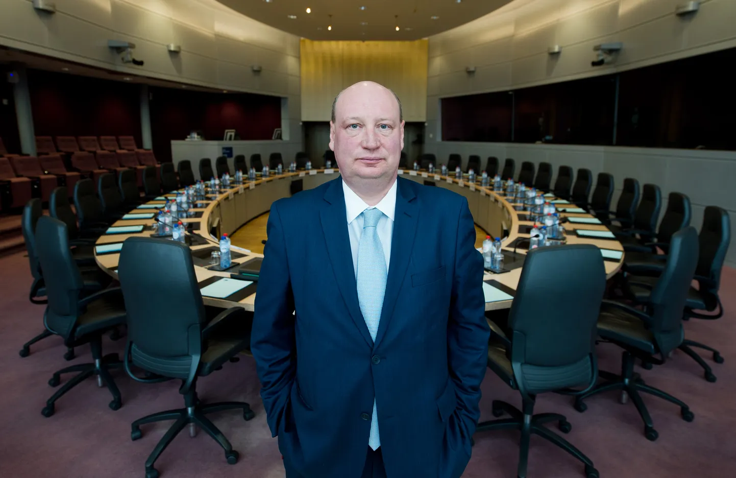 Euroopa Liidu struktuuris pikalt töötanud Henrik Hololei sõnul on Euroopas väga palju teisi tugevaid taristuprojekte, kes võtaks heameelega Rail Balticu raha endale.