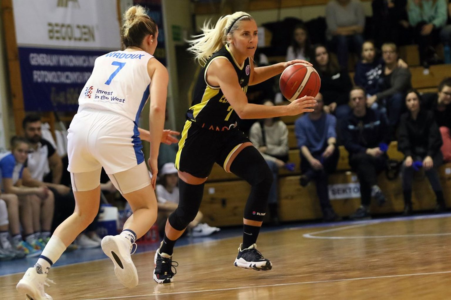 Latvijas basketboliste Elīna Babkina