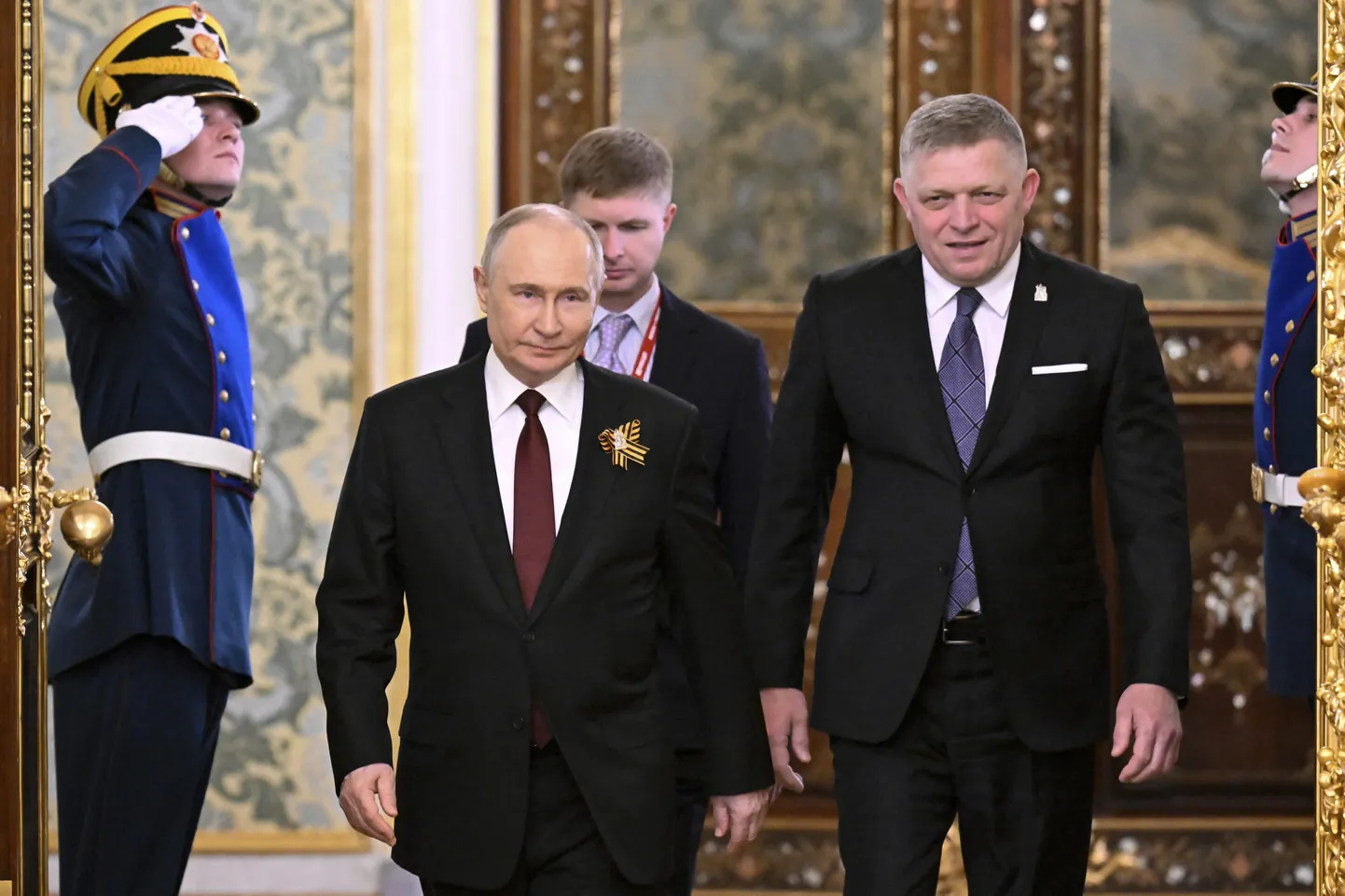 Slovakkia peaminister Robert Fico (paremal) ja Vene režiimi juht Vladimir Putin kohtumisel 9. mail Kremlis.
