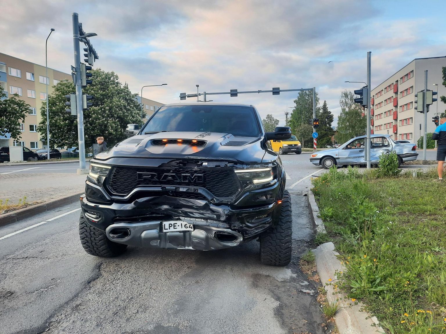 Liiklusõnnetus Tuleviku tänava ja Rägavere tee ristmikul.