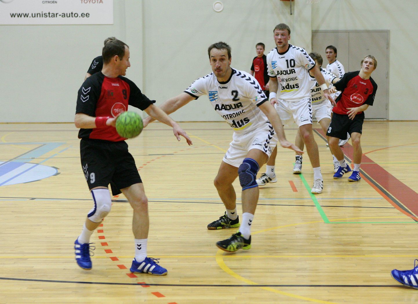 Meistrivõistluste poolfinaalmängus on vastamisi Viljandi HC ja HC Kehra.