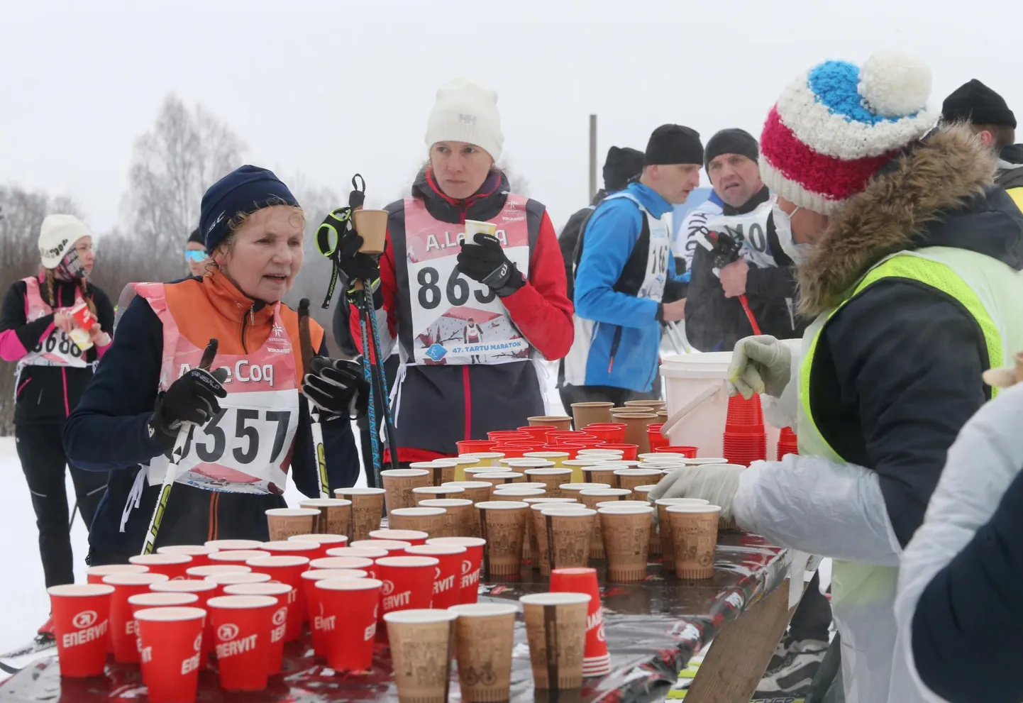 Tartu suusamaratoni ajal keeb elu ka Palu toitlustuspunktis.