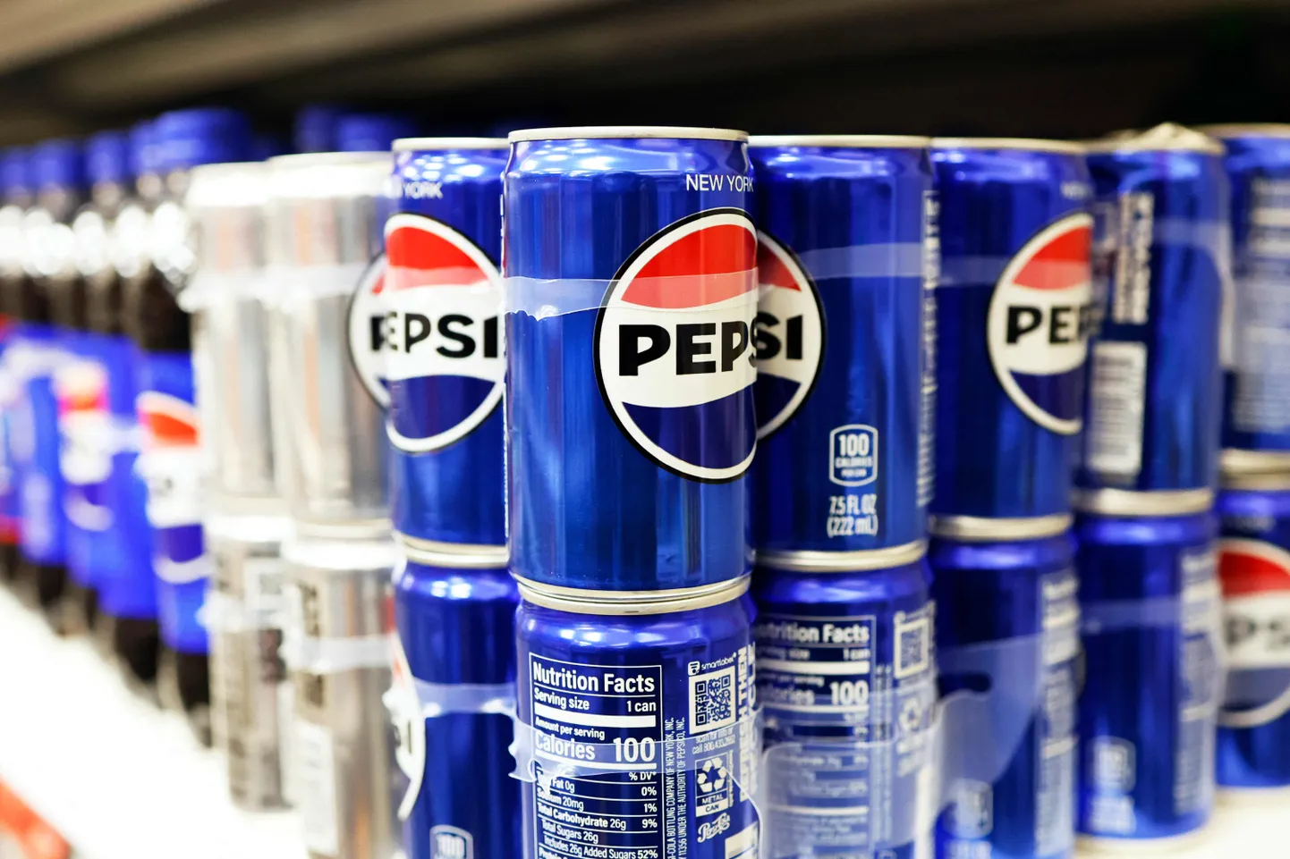 Газировка Pepsi.