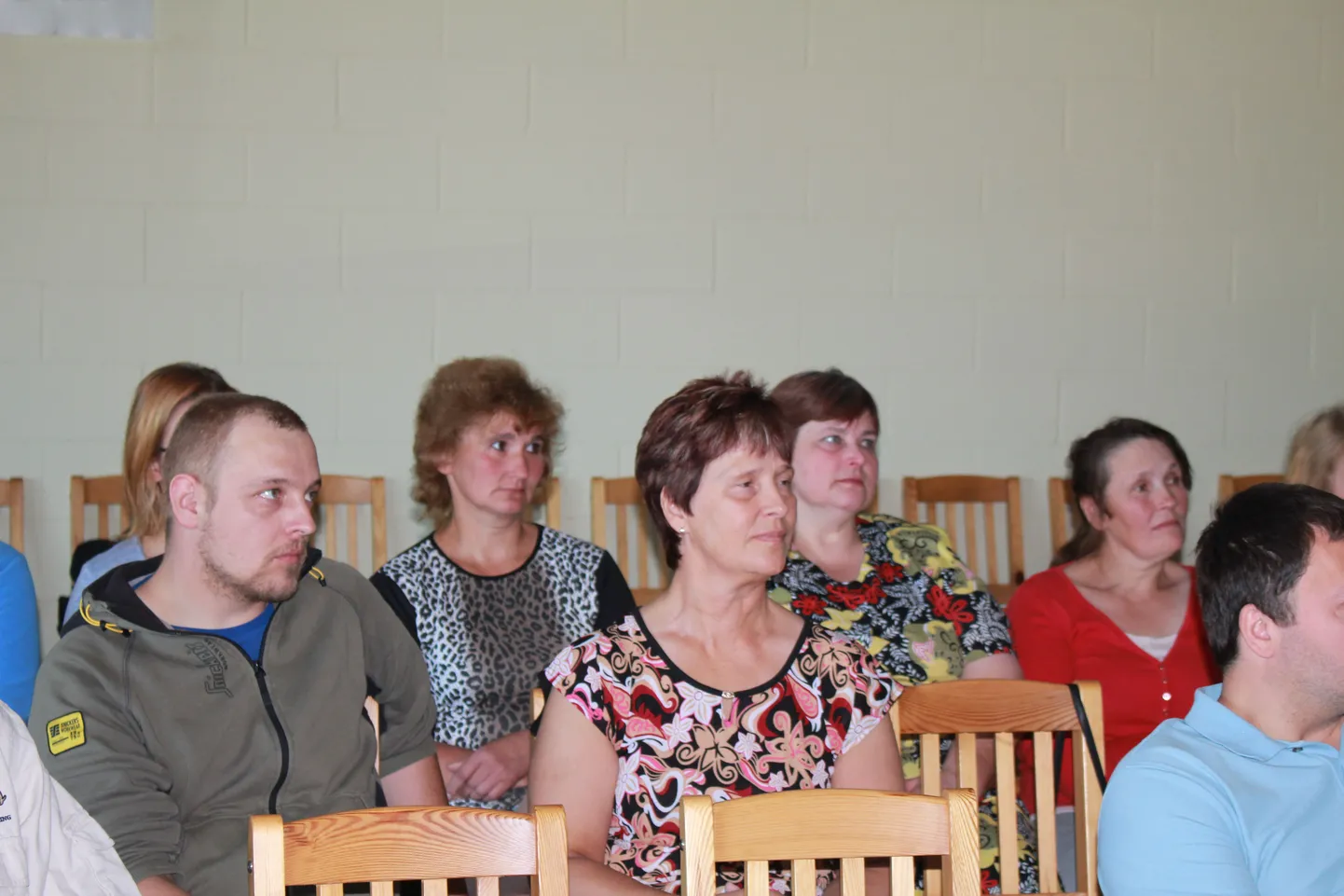 Järvamaal Väätsa vallas asuva Väätsa Agro Lõõla suurfarmikompleksis oli 14. juuni tavalisest erilisem. Farmi teise korruse seminariruumis toimus lõpuaktus, kus Eesti esimesed kutsetunnistused ulatati 14 lüpsjale.