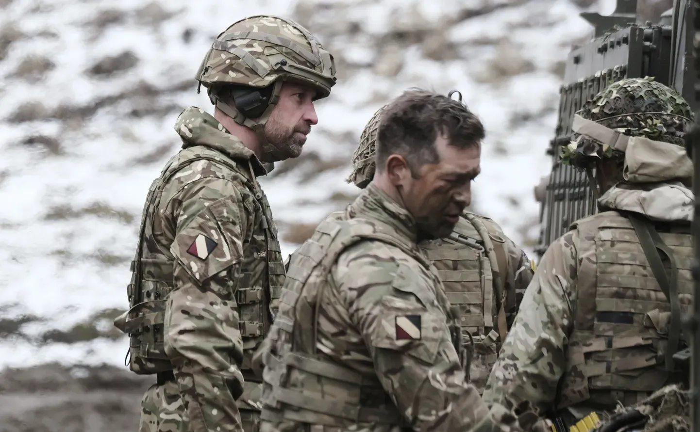 Принц Уильям посещает расквартированных в Тапа британских военных. Иллюстративное фото.
