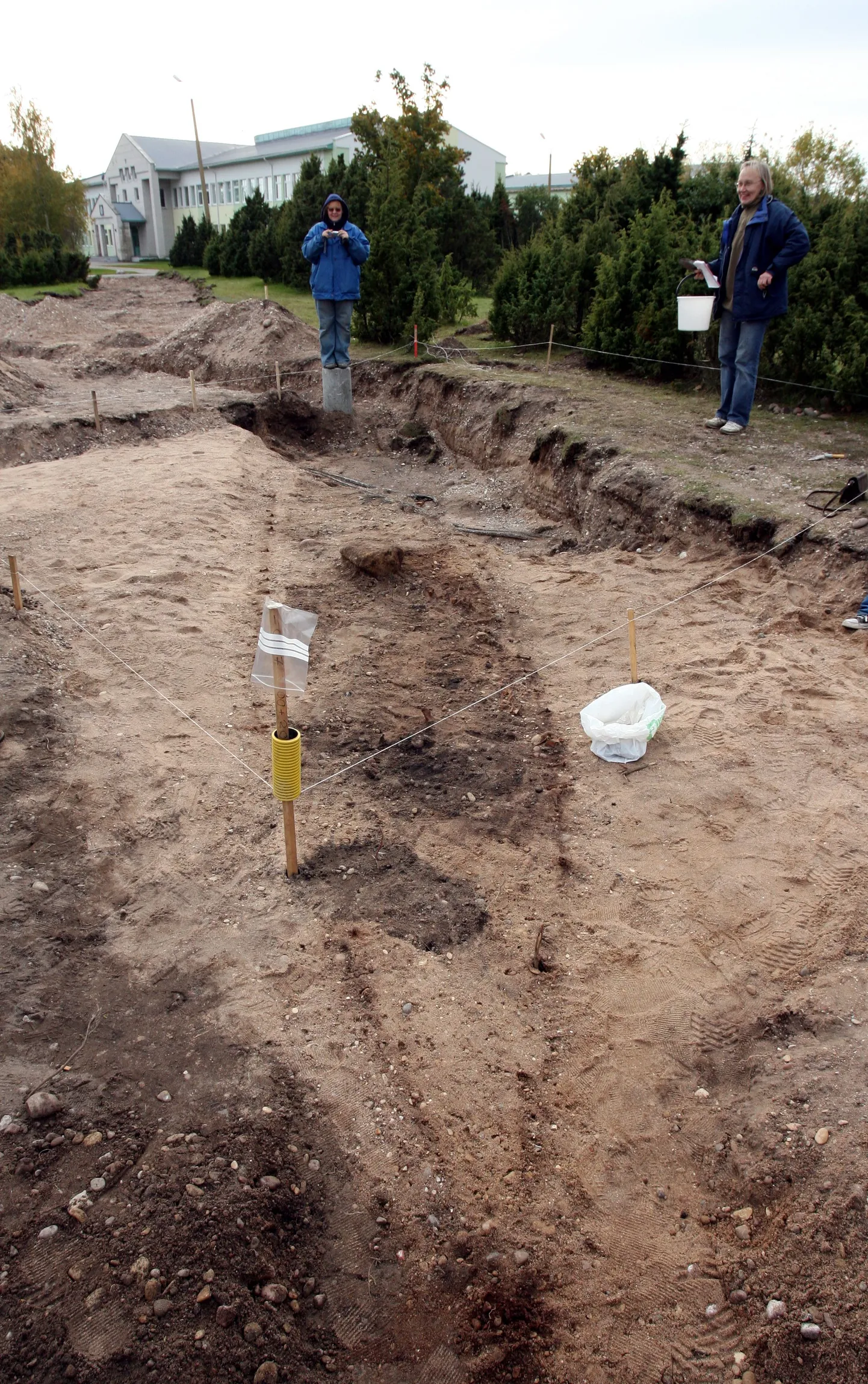Arheoloogid on palunud inimeste abi kaitsmaks viimase aja ühte suurimat leidu, nn viikingilaeva Salmel võimalike metalldetektoriga aardeküttide eest.