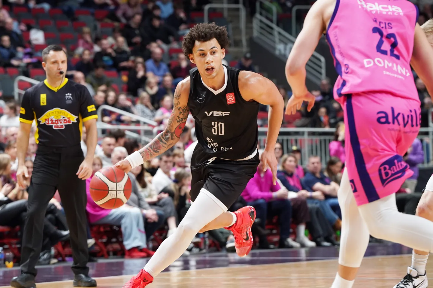 "Užavas" Latvijas kausa pusfināla spēle basketbolā, kurā tiekas "Rīgas Zeļļi" pret "VEF Rīga" basketbola komandu "Xiaomi arēnā.