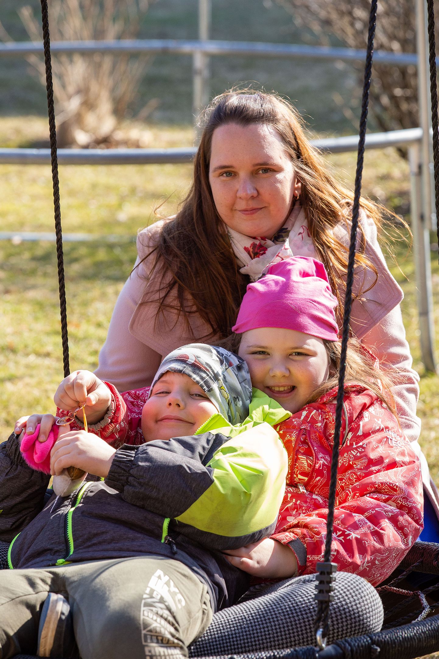 Järvamaa lasterikaste eestvedaja Katrin Pullisaar on ka ise loonud lasterikka pere. Samal ajal kui kaks last on Tartus koolis, kannab ta kodus hoolt Mattiase ja Mirteli eest.