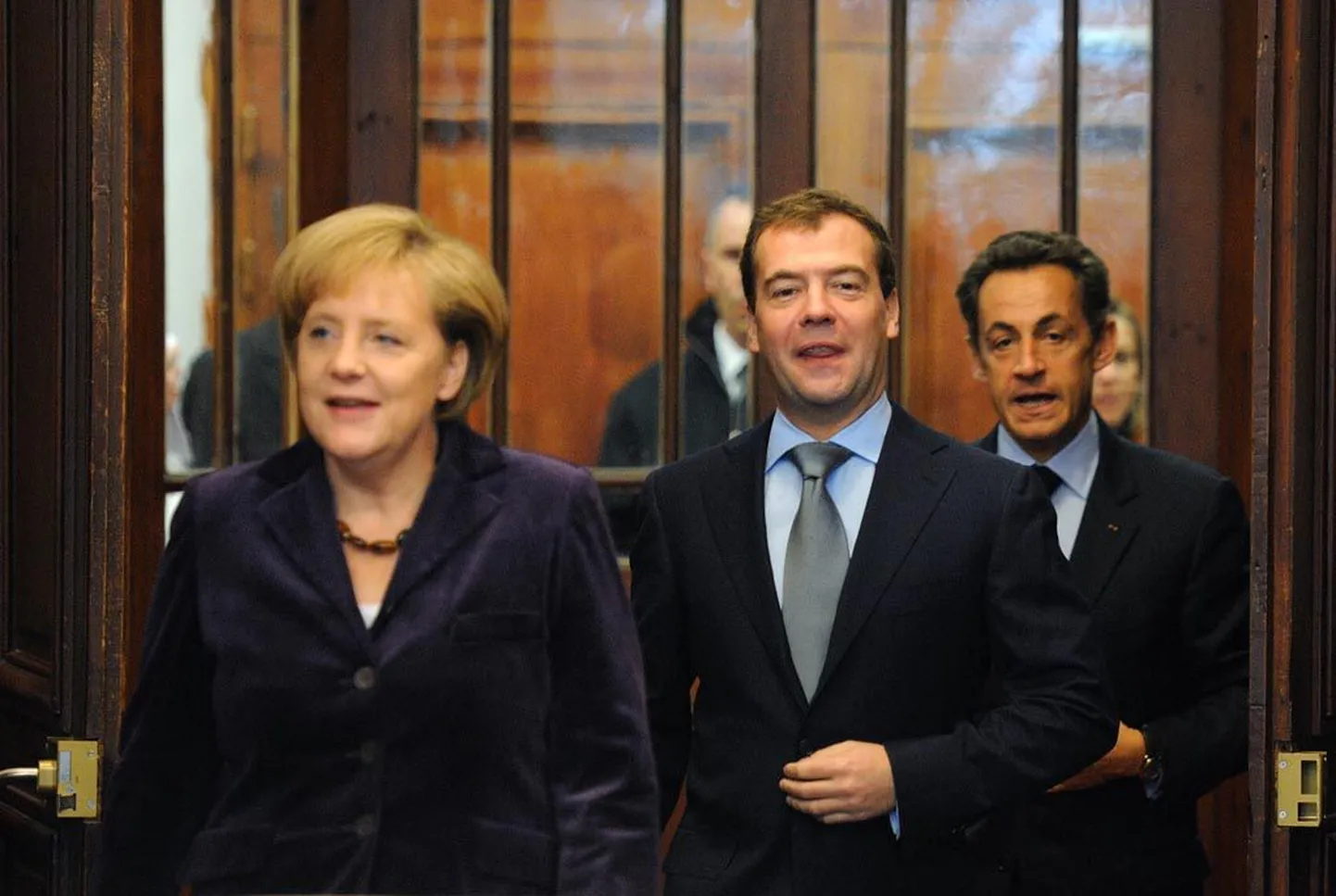Angela Merkel, Dmitri Medvedev ja Nicolas Sarkozy leppisid Deauville’is kokku edasises tegevuses.