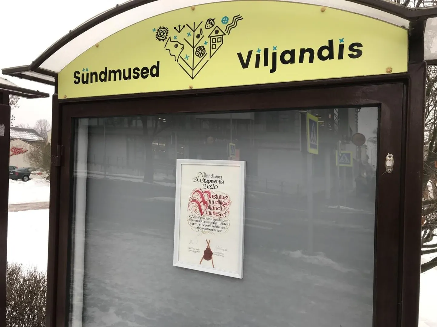 Tallinna tänava infotahvlile on pandud auaadress VIljandi linna kodanikele.