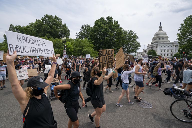 Politseivägivalla vastu protesteerivad meeleavaldajad USA pealinnas Washingtonis 6. juuni 2020. 