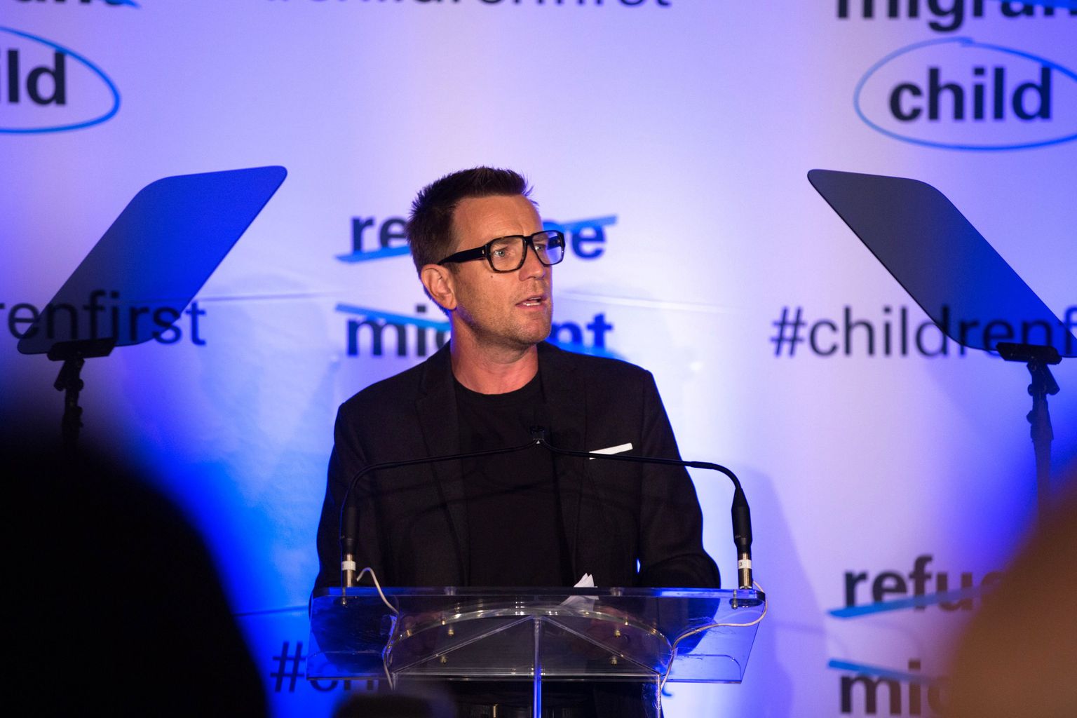 UNICEFi heatahtesaadik Ewan McGregor Eesti ÜRO korraldatud üritusel kõnelemas.