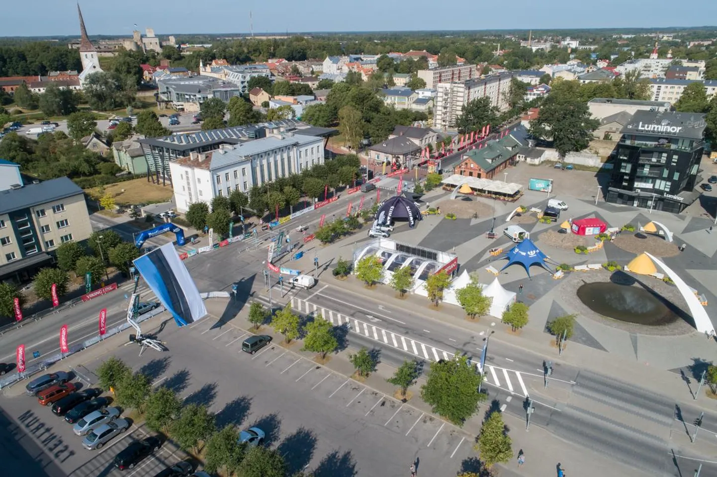 Rakvere südalinnast virutati auto.