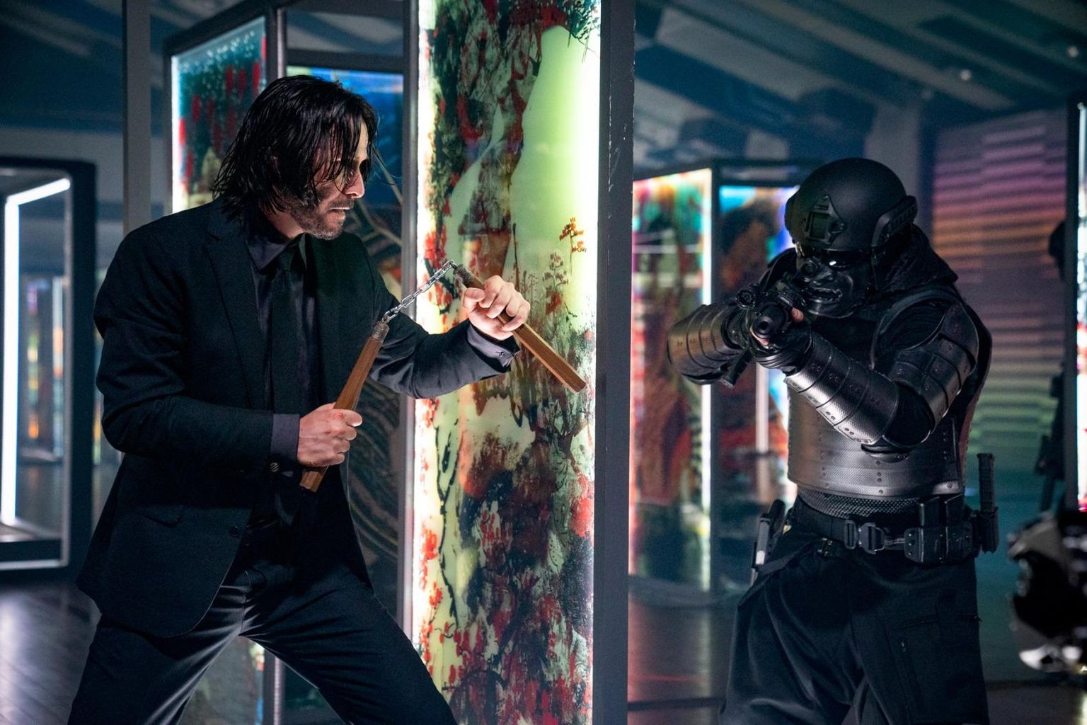 John Wicki (Keanu Reeves) arsenali lisanduvad nunchuck’id! filmikaader