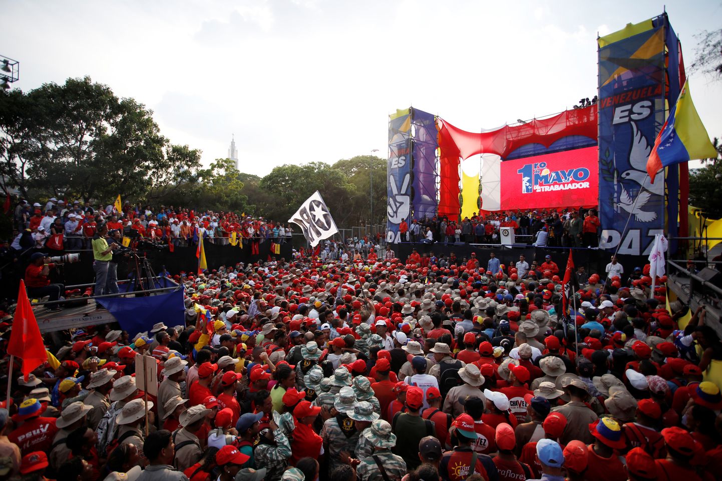 Venezuela president Nicolas Maduro kõneleb pealinnas oma toetajatele.