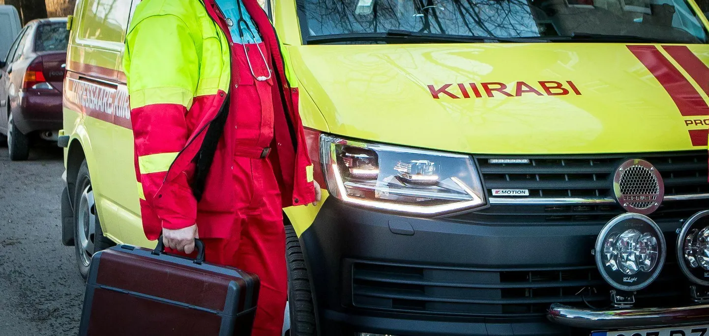 Avariis sai viga väidetav autojuht, kes viidi haiglasse. Pilt on illustreeriv.