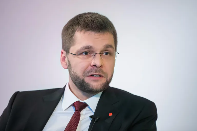 Väike võit Jevgeni Ossinovskile.