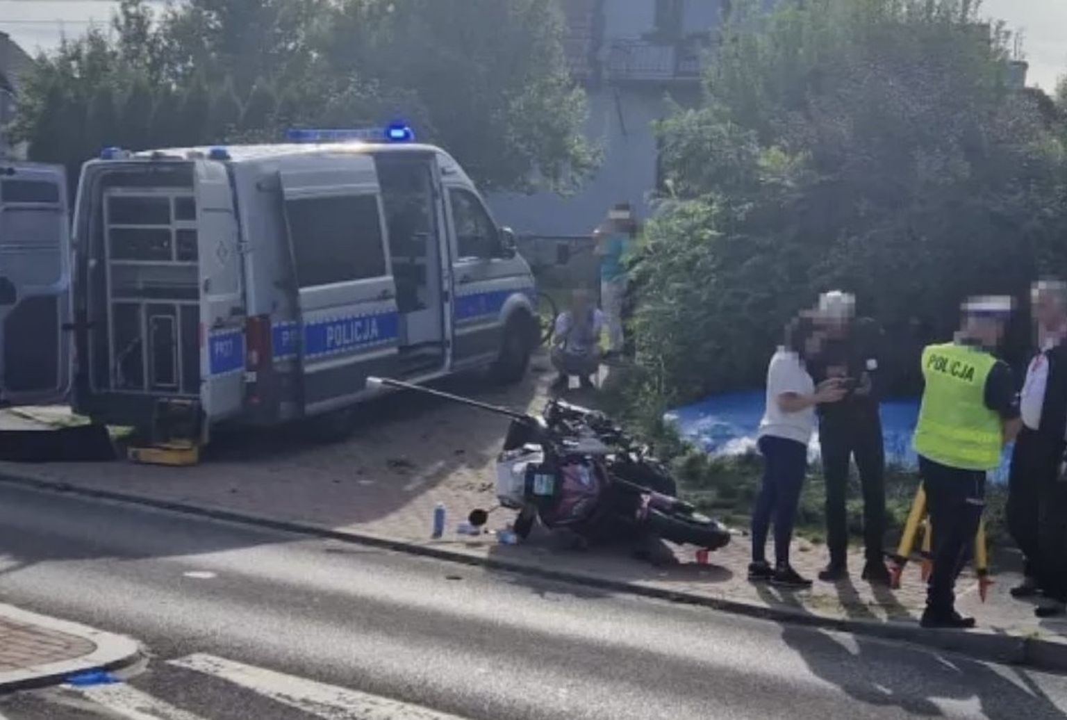 Мотоцикл въехал в газель