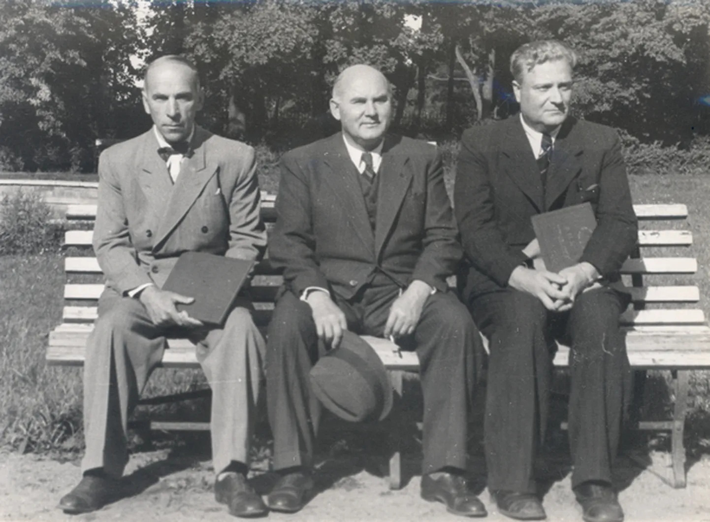 Johannes Semper, Johannes Vares-Barbarus ja August Jakobson u aastal 1939.