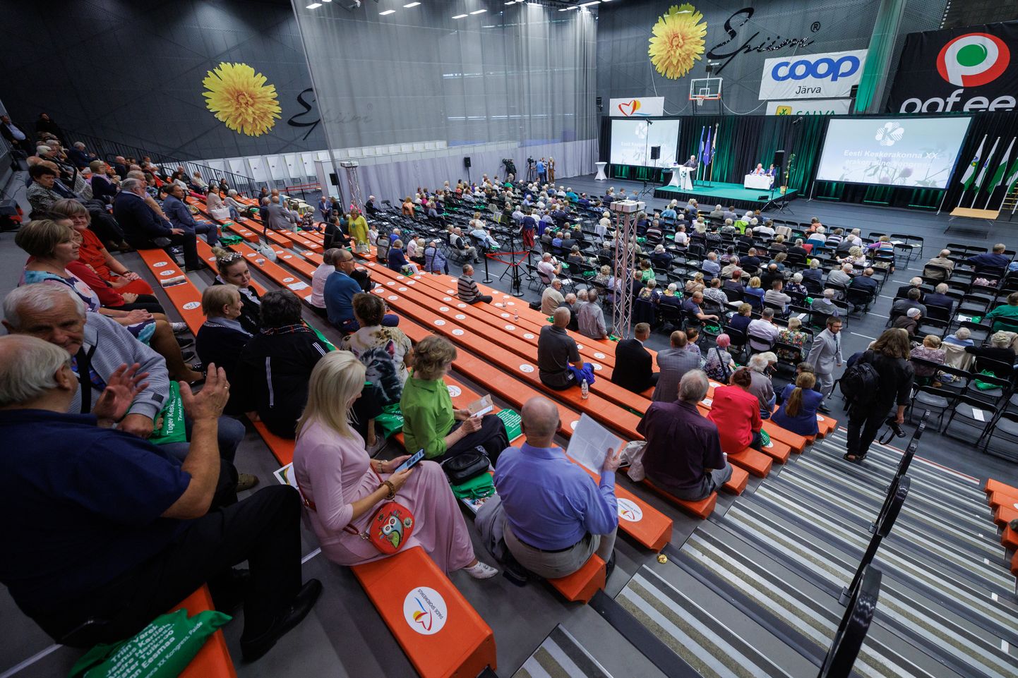 На съезде Центристской партии новым председателем избрали Михаила Кылварта.