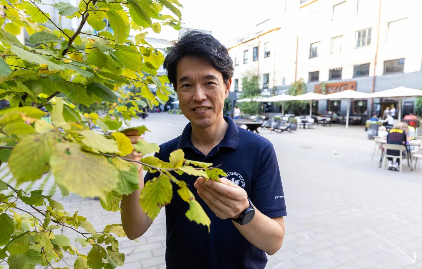 Tokyos asuva Sophia ülikooli professori Hideki Maruyama sõnul pakub õppereis Eestisse noortele jaapanlastele võimaluse siinse loodusega samastuda. Kunstlikult loodud rohelust, nagu ka Aparaaditehase hoovil, leidub Tokyos küllaga, ehedat loodust aga mitte.