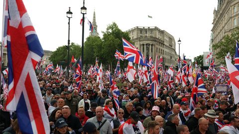 Briti paremäärmuslaste meeleavaldus tõi kokku kümneid tuhandeid