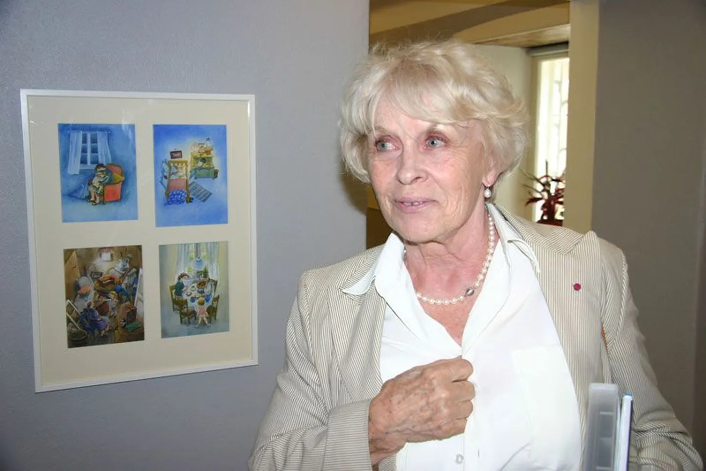 Ilon Wikland tahab, et tema pildid oleksid nähtaval ja alles, mitte aga kusagil hoidlas kastide sees. Haapsalus Iloni Imedemaa majas on korraga üleval 50 tema pilti. Kokku andis kunstnik neid sinna 800. Wikland loodab, et seal hakatakse näitama ka teiste lastele joonistavate kunstnike töid. 
Arvo Tarmula/Lääne Elu