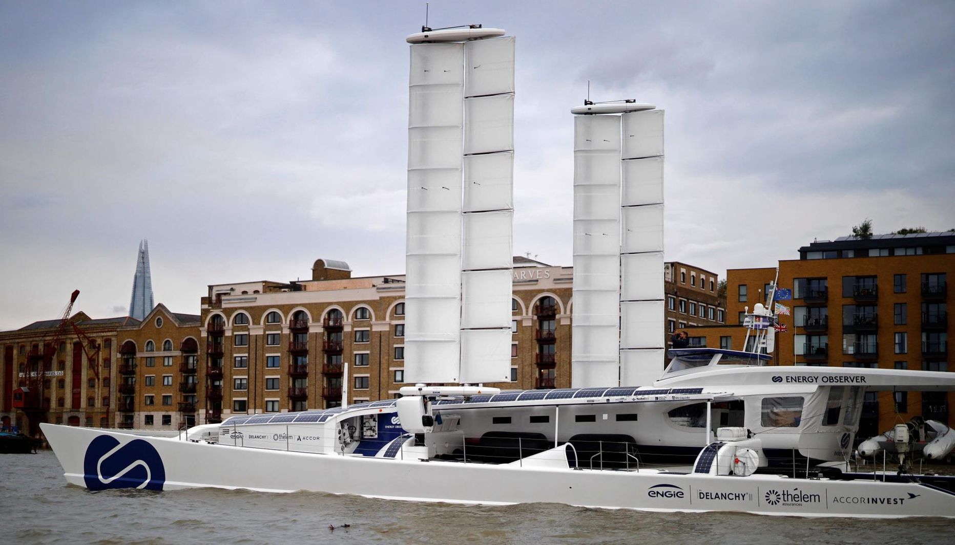 Esimene vesiniku jõul liikuv laev Energy Observer Londonis.