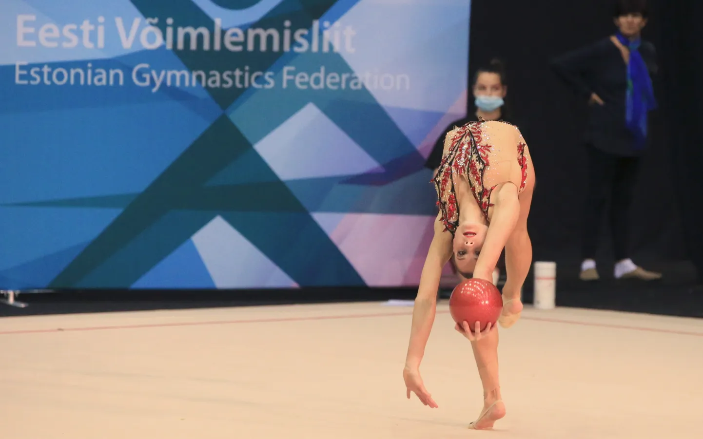 Eesti iluvõimlemise absoluutmeistri tiitli võttis endale tänavu Adelina Beljajeva (VK Elegance).