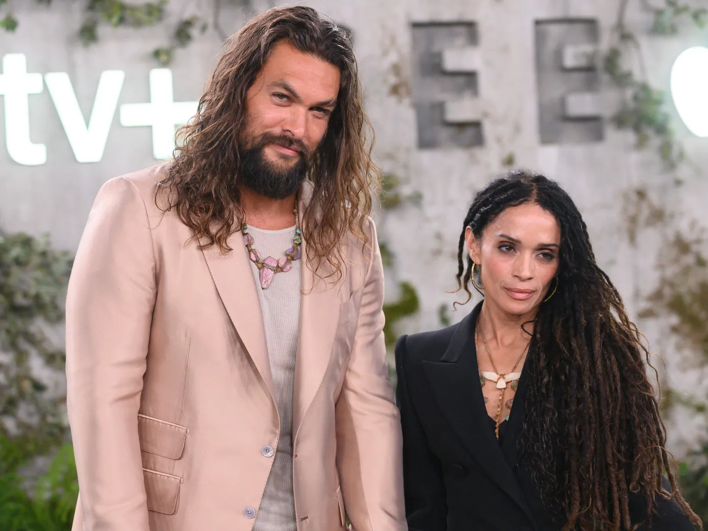 Jason Mamoa (Lõvi, 42) ja Lisa Bonet (Skorpion, 54) olid suhtes 16 aastat, kuni teede lahknemiseni 2022. aasta jaanuaris.