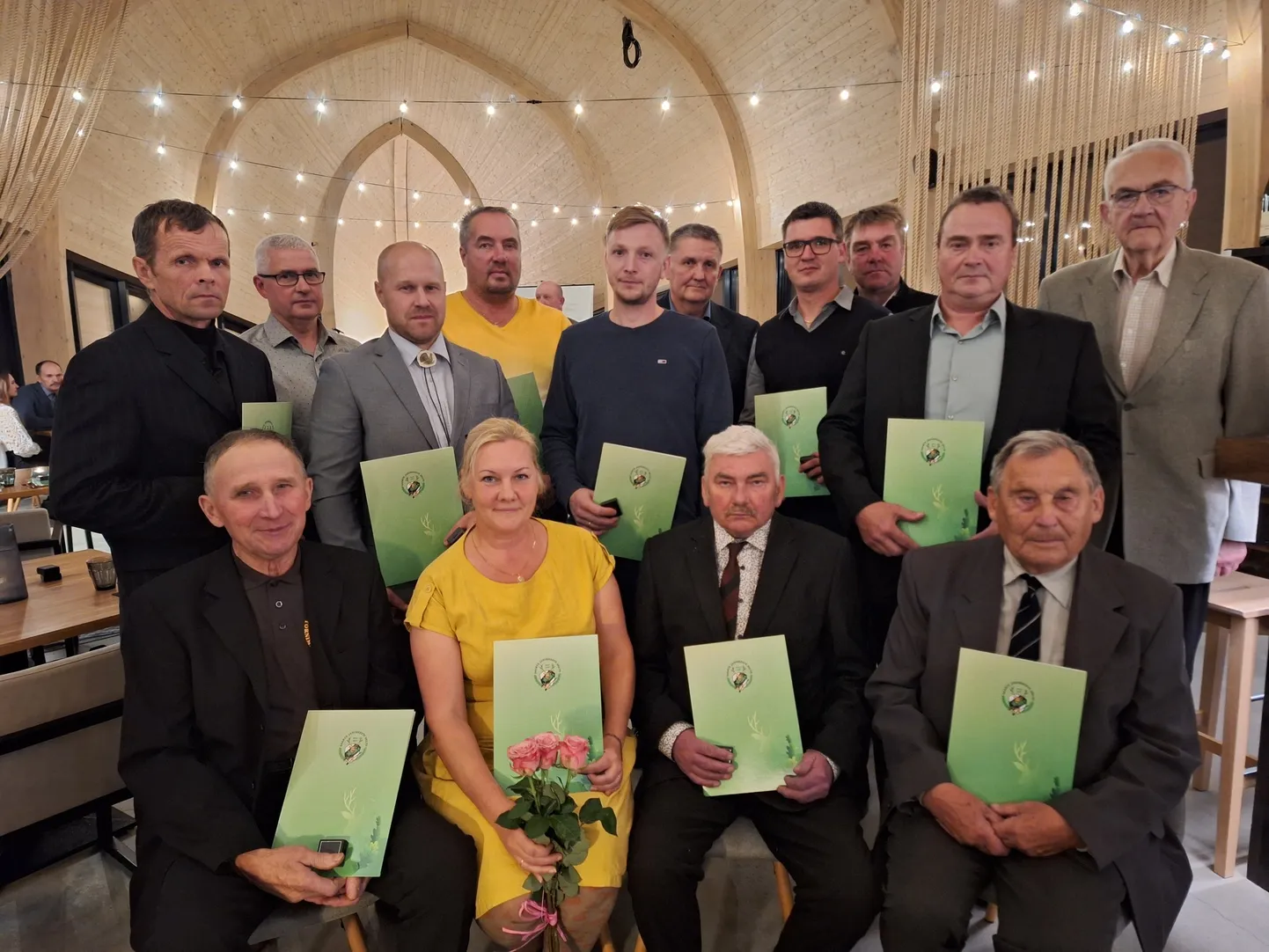 Aumärkide saajad 2024
Esireas (vasakult) Harri Kommel, Kristel Hani, Siim Tatter, Sulev Uljas,
Tagareas Raul Melsas, SJS juhatuse esimees Kalev Kuusk, Kaupo Vallik, Arne Saagpakk, Delari Tool, Vallen Aug, Aren Mets, Tiit Truu, Jaan Nõgu, Aarne Vainokivi
Pildilt puuduvad Aadu Sepp, Andrus Tamm, Priit Paomees, Raino Pagil