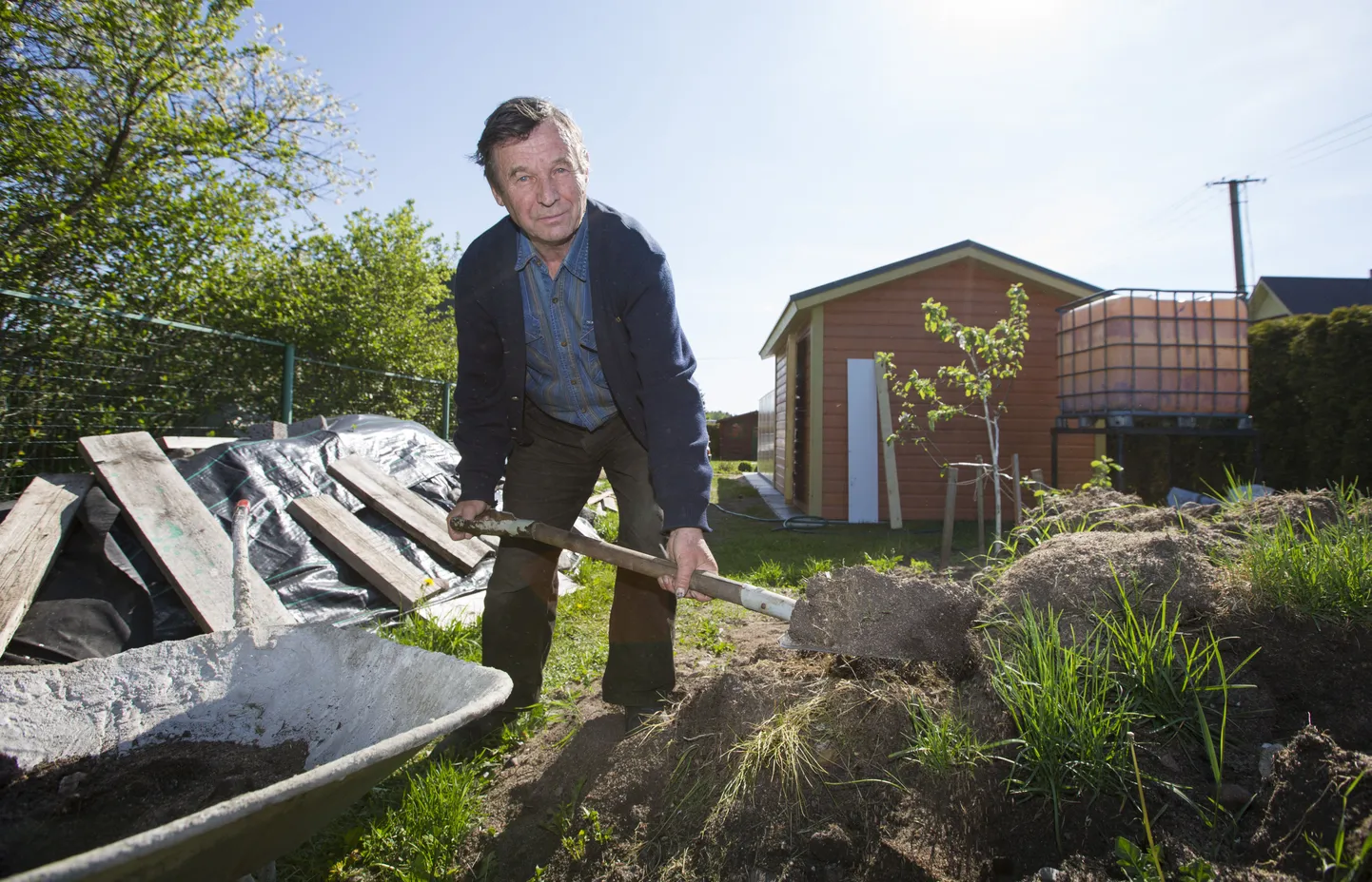 Lennuameti lennutegevusosakonna endine vaneminspektor August Kaasik on praegu pensionär.