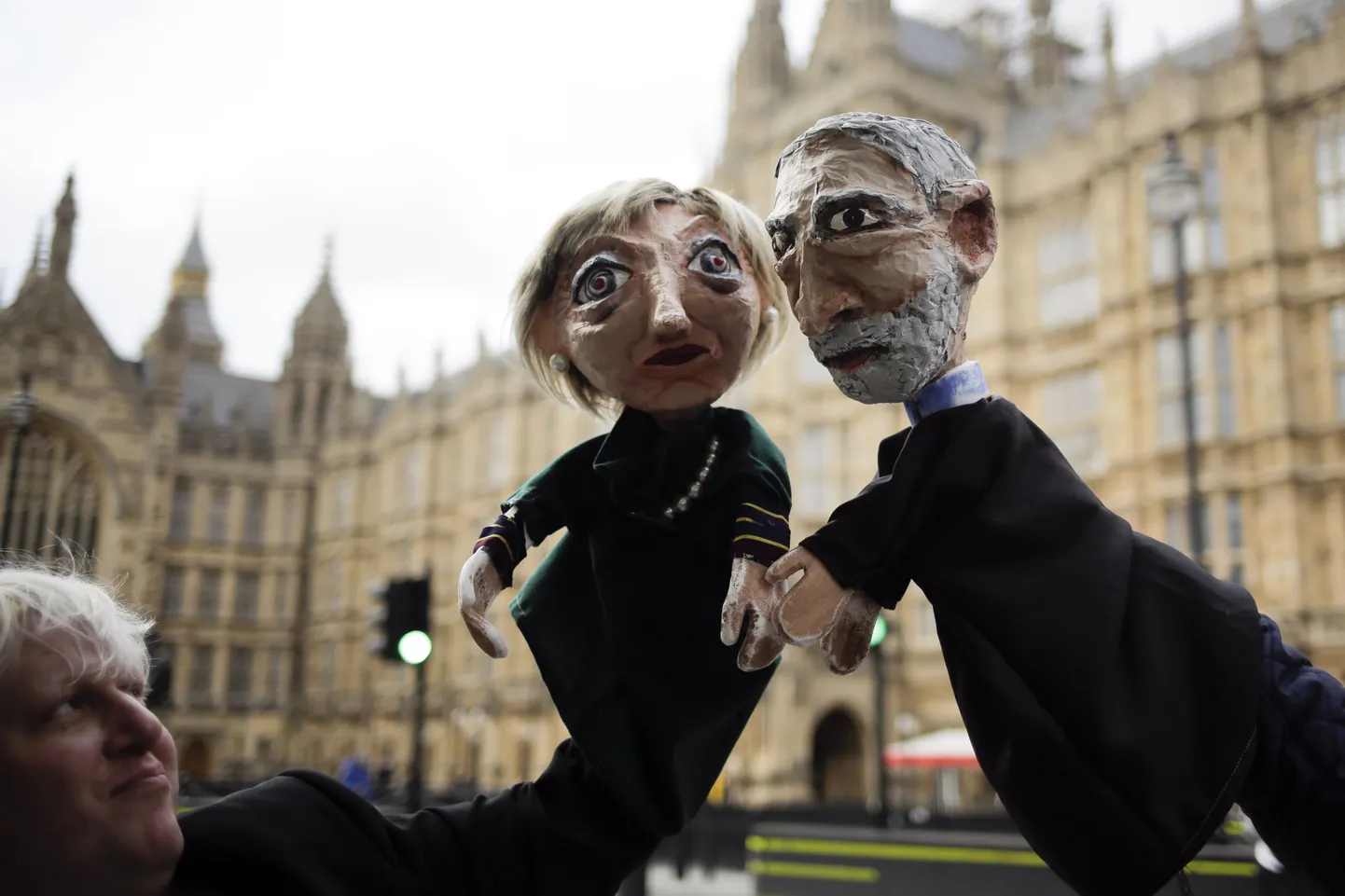 Theresa May ja Jeremy Corbyni nukud brexitivastaste kampaanias.