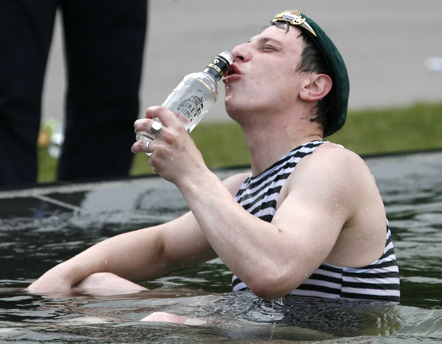 Vene piirivalvur tähistab piirivalvurite päeva. Moskva, 28. mai 2008