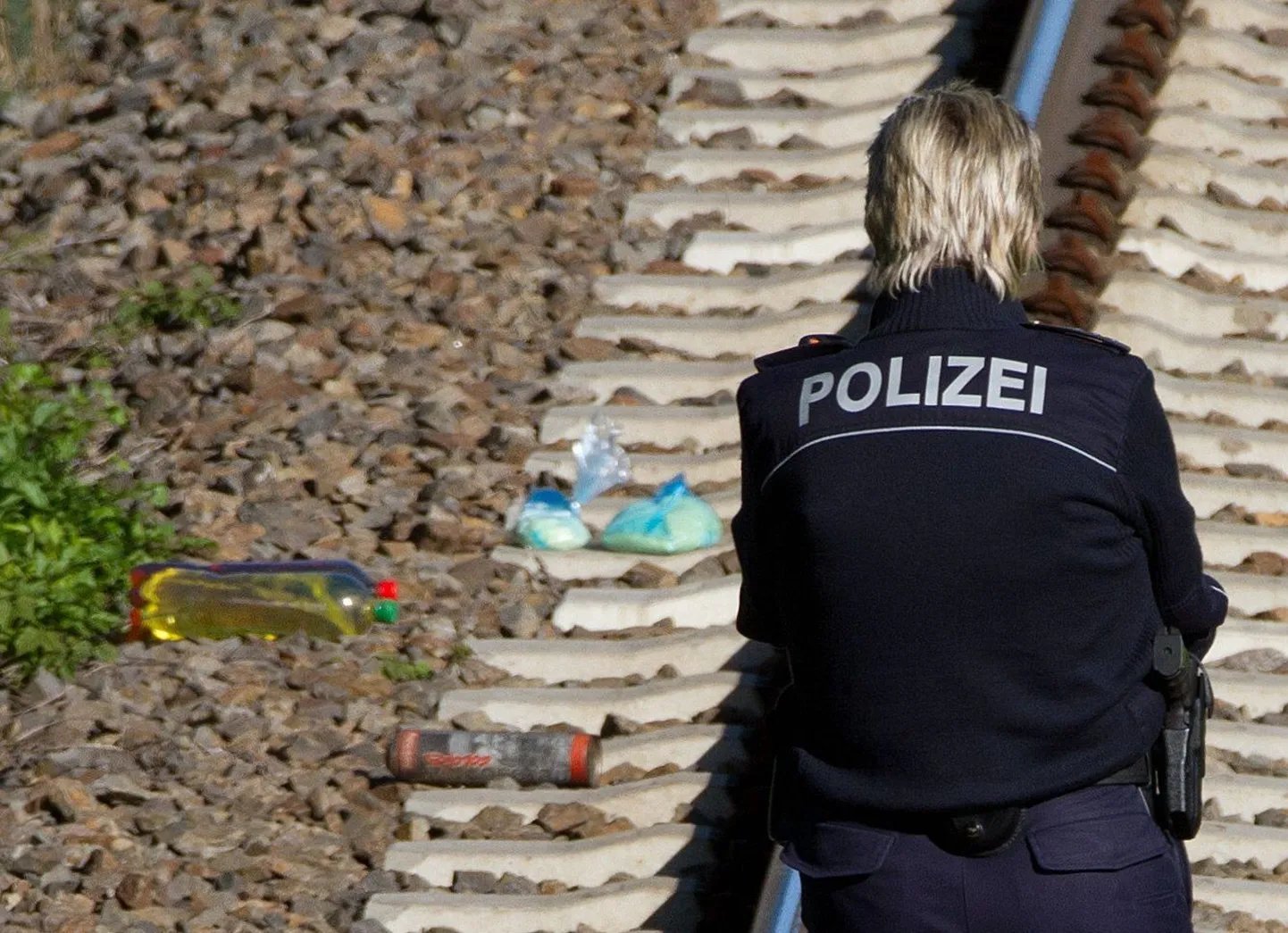 Saksa politseinik raudteel