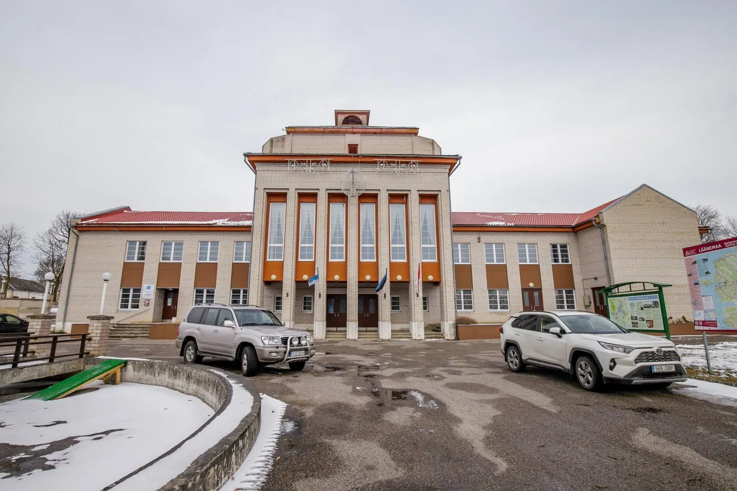 Lihula peatänaval näeb esimesel advendil harjumuspärasest erinevat valgust.