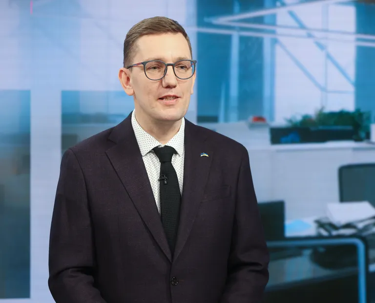 Кристен Михал.