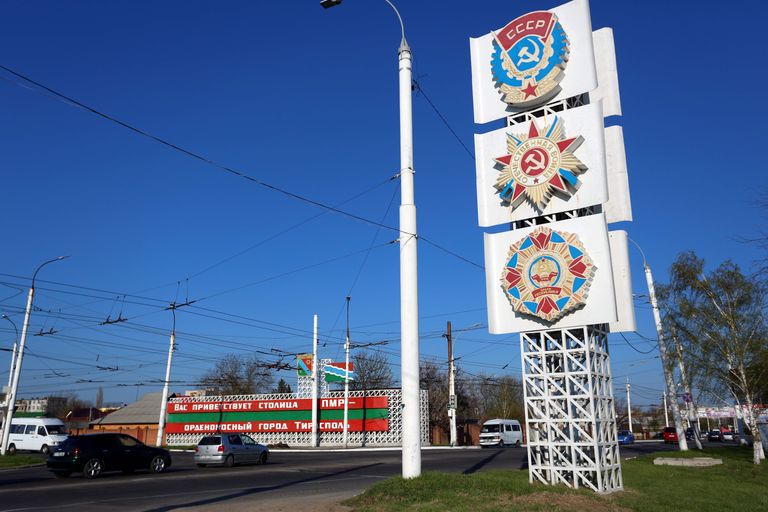 Nõukogude sümboolika Transnistria pealinnas Tiraspolis. / Scanpix