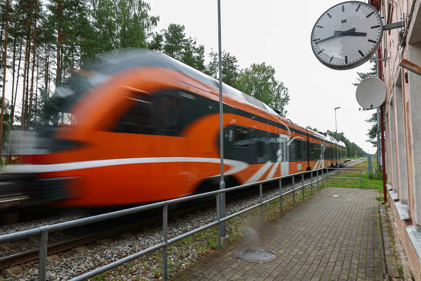 Eksimine on inimlik öeldakse. Kuid rong teist võimalust ei anna.