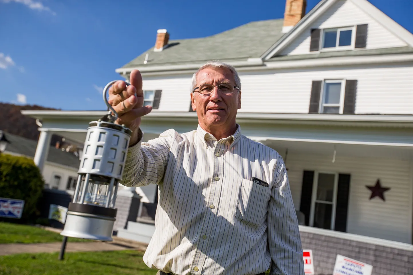 06.11.2016. Mannington, Lääne Virginia, USA. 
Pensionil söekaevur Jack Rinehart oma kodus. 
FOTO: EERO VABAMÄGI/POSTIMEES