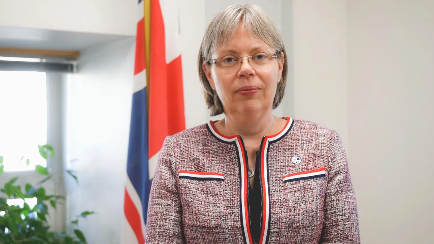 Suursaadik Theresa Bubbear.