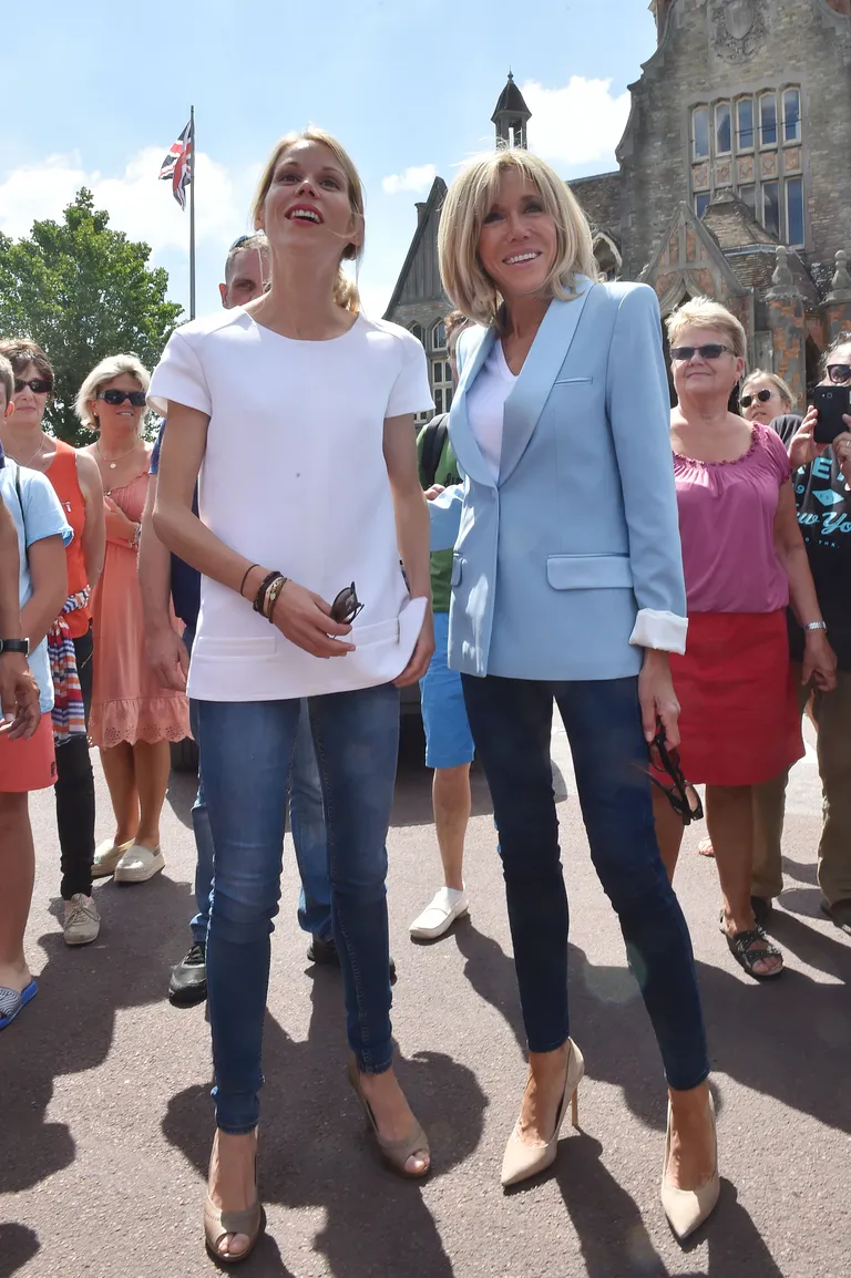 Brigitte Macron ja ta tütar Tiphaine Auziere (vasakul)