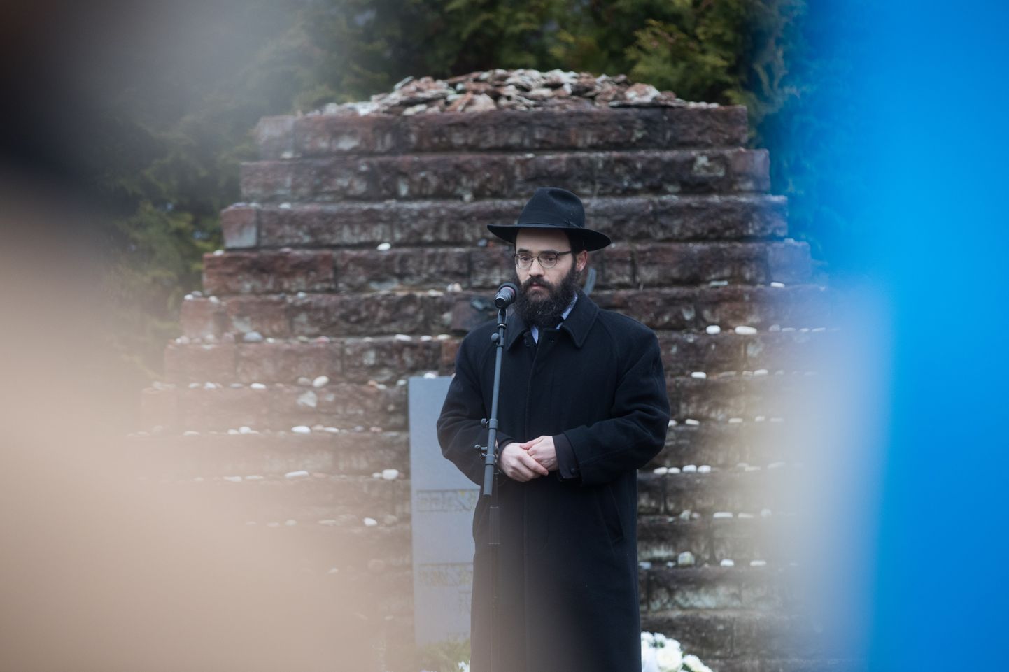 Holokaustipäeva mälestustseremoonia Rahumäe juudi kalmistul.