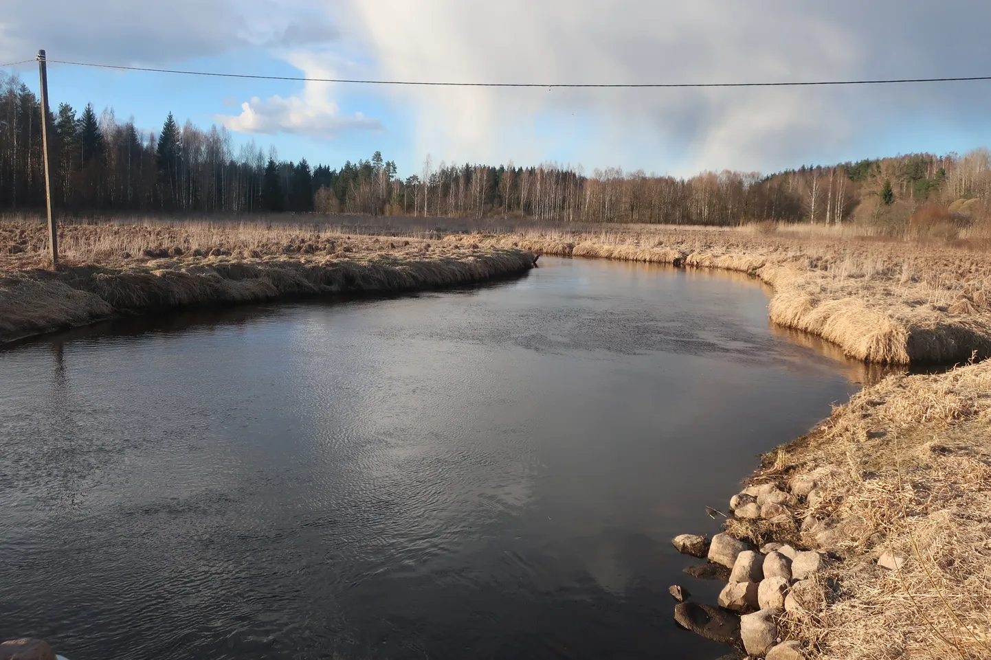 Vooluveekogudelt, sh Orajõelt on jää ammu läinud.