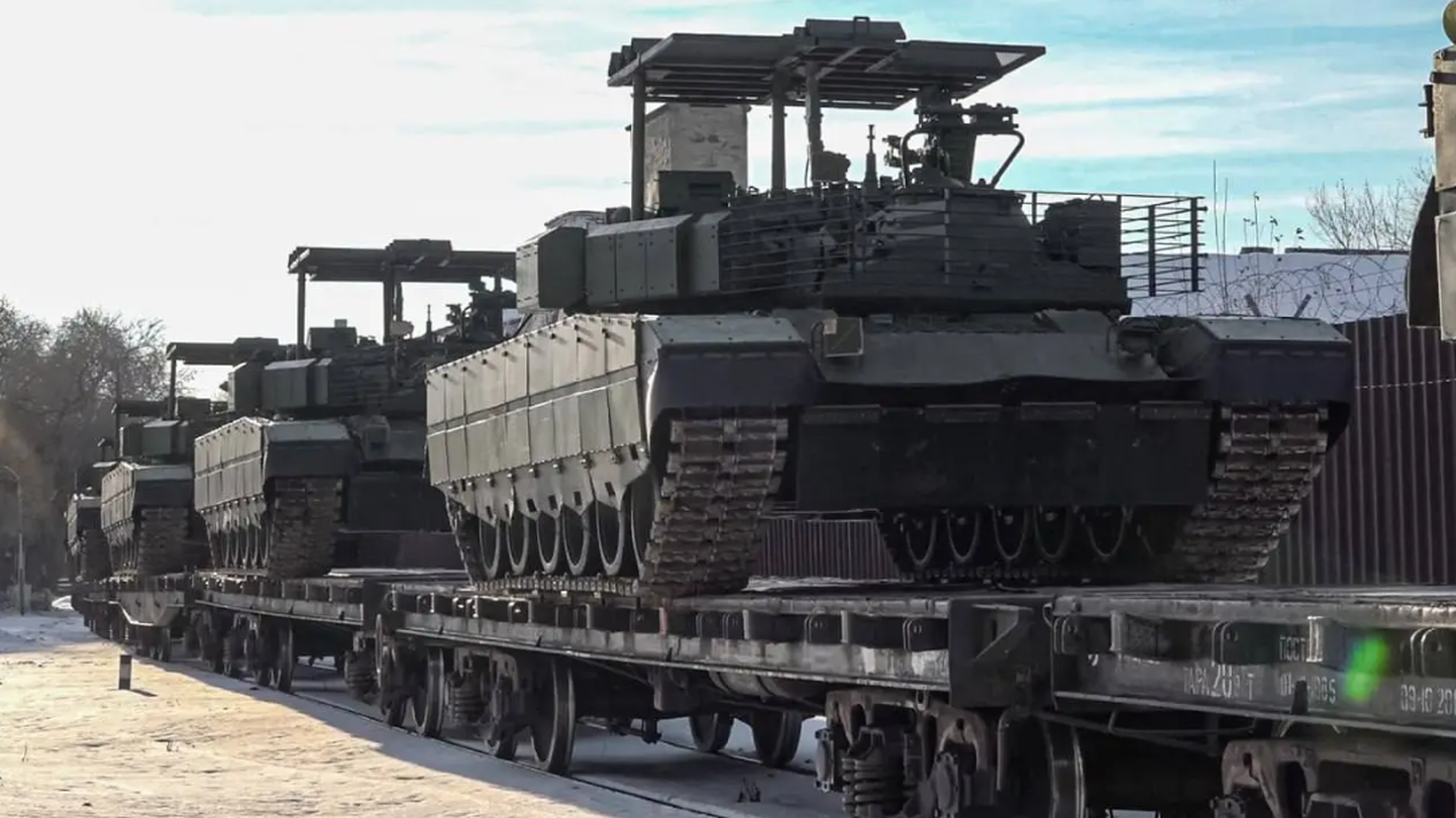Партия модернизированных танков Т-80БВМ