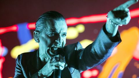 Depeche Mode вернулись в студию, несмотря на смерть сооснователя Энди Флетчера