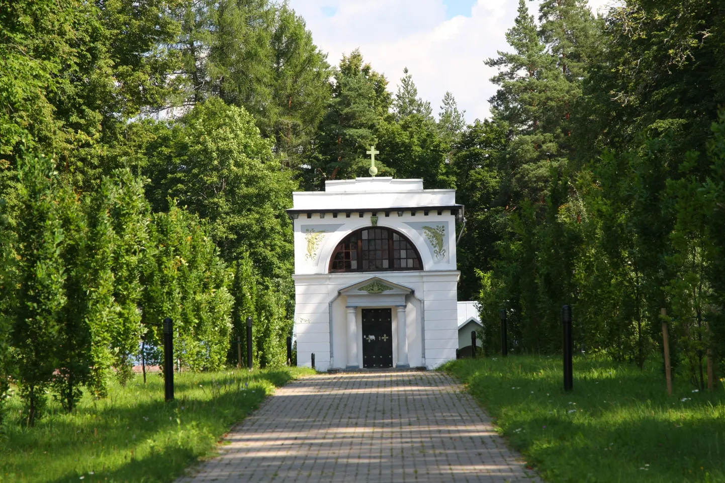 Külastatakse ka Barclay de Tolly mausoleumi ümbruskonda.